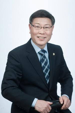 박석윤 구리시의회 의장 / 시민복지 위해 당리당략 떠나 소통하는 의회 약속